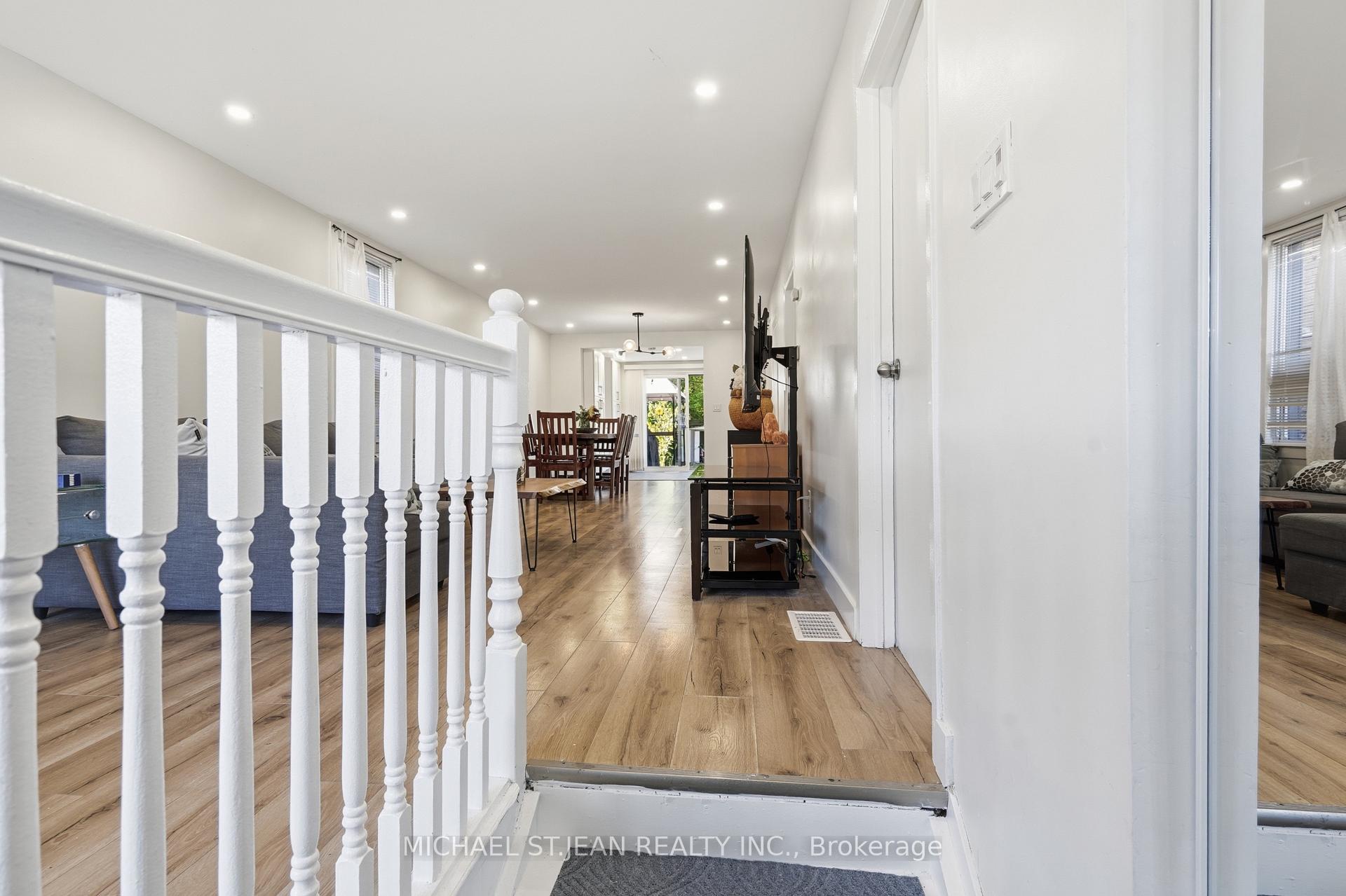 Photo 8 of 658 Upper Wellington Street, Hamilton, Centremount — HOMEH