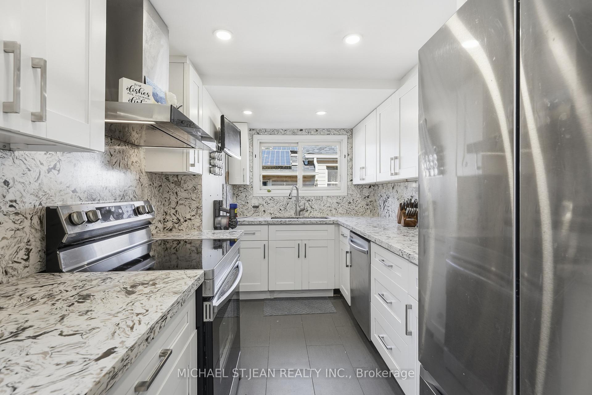 Photo 15 of 658 Upper Wellington Street, Hamilton, Centremount — HOMEH