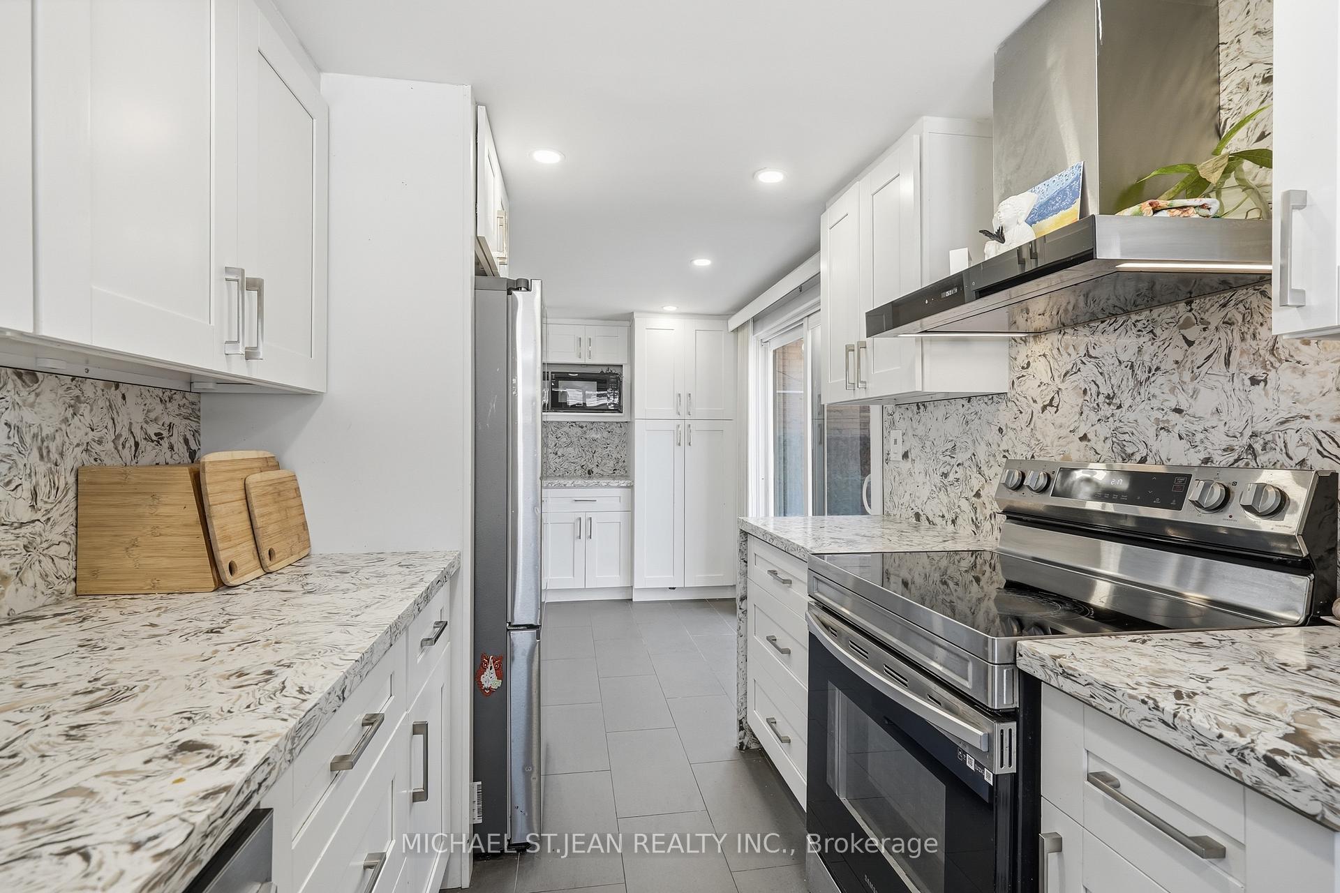 Photo 17 of 658 Upper Wellington Street, Hamilton, Centremount — HOMEH