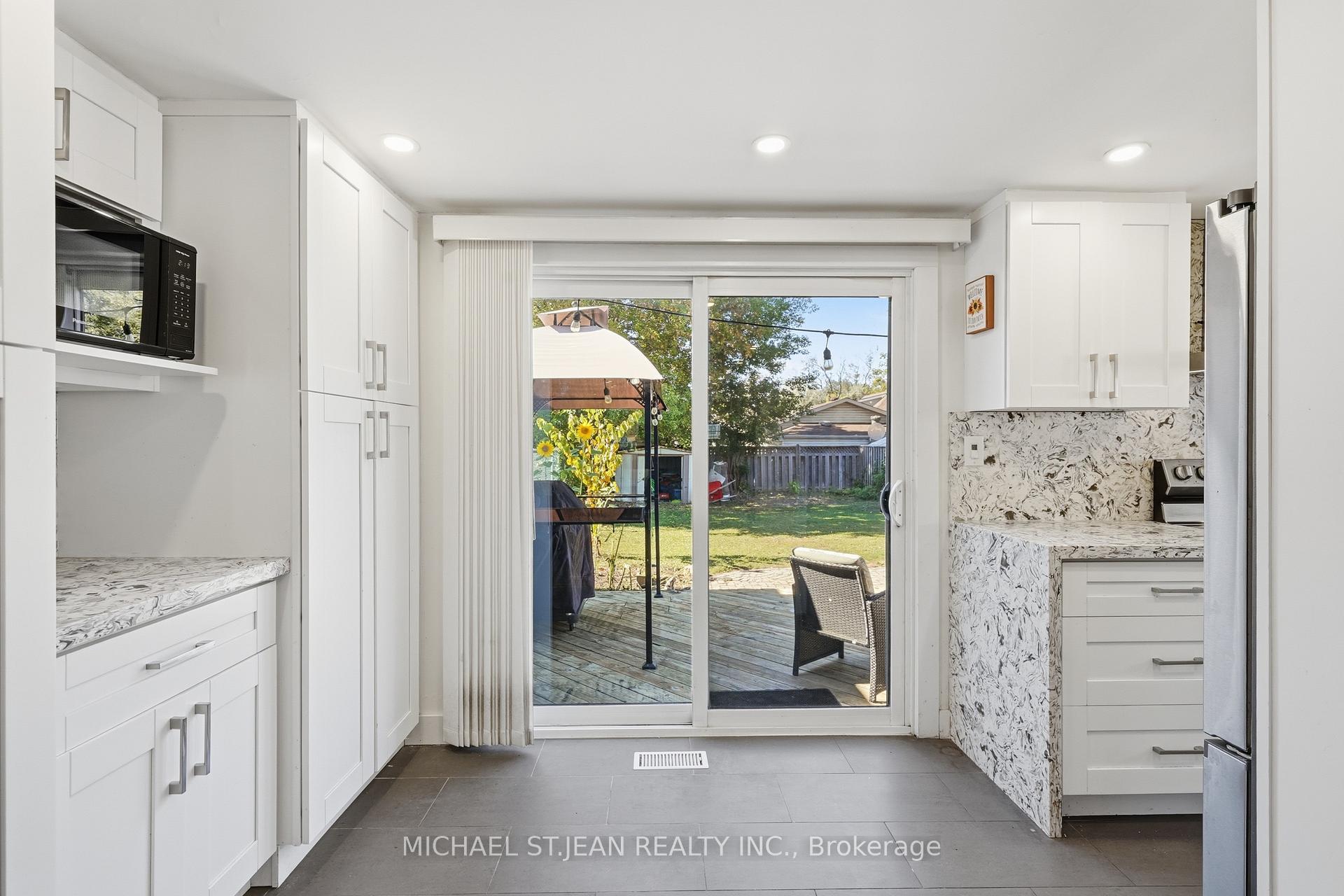 Photo 20 of 658 Upper Wellington Street, Hamilton, Centremount — HOMEH