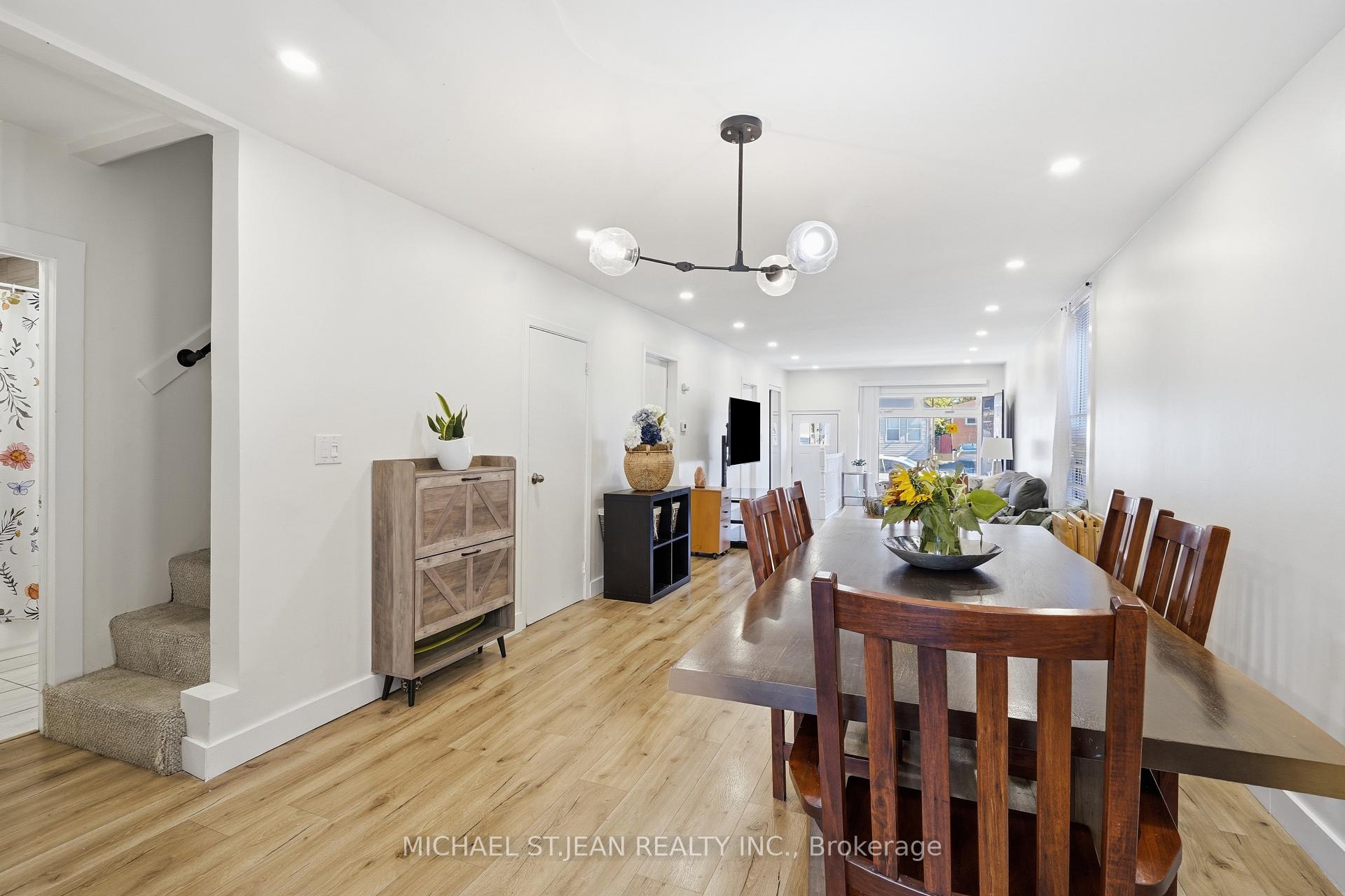 Photo 21 of 658 Upper Wellington Street, Hamilton, Centremount — HOMEH