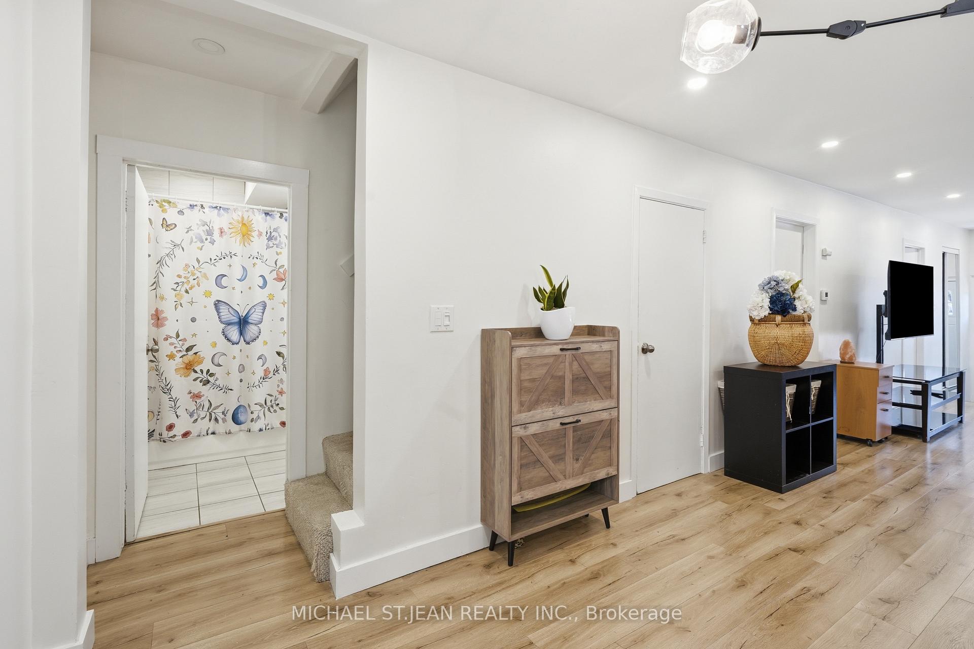 Photo 22 of 658 Upper Wellington Street, Hamilton, Centremount — HOMEH