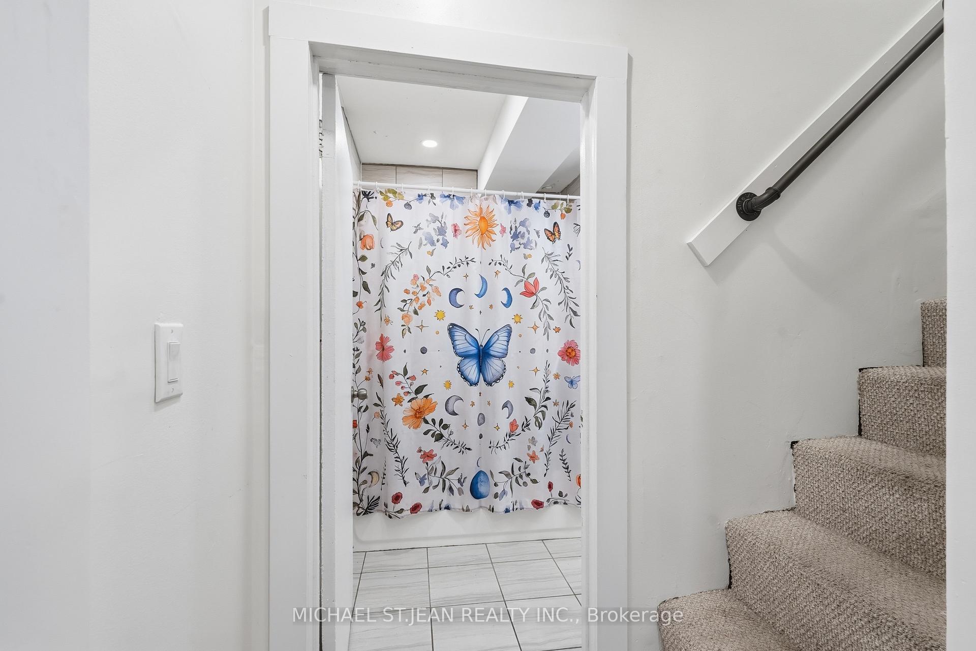 Photo 23 of 658 Upper Wellington Street, Hamilton, Centremount — HOMEH