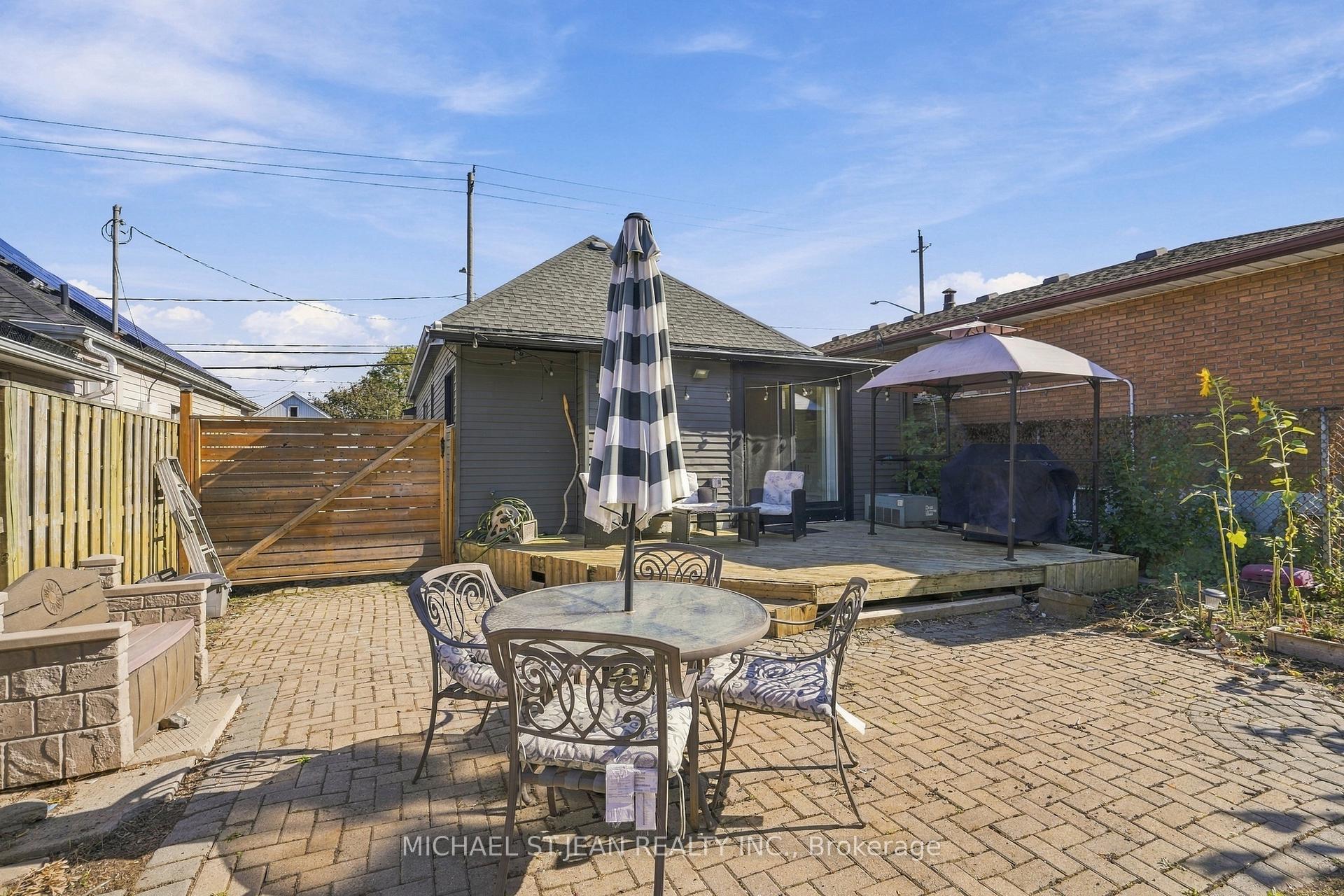Photo 43 of 658 Upper Wellington Street, Hamilton, Centremount — HOMEH