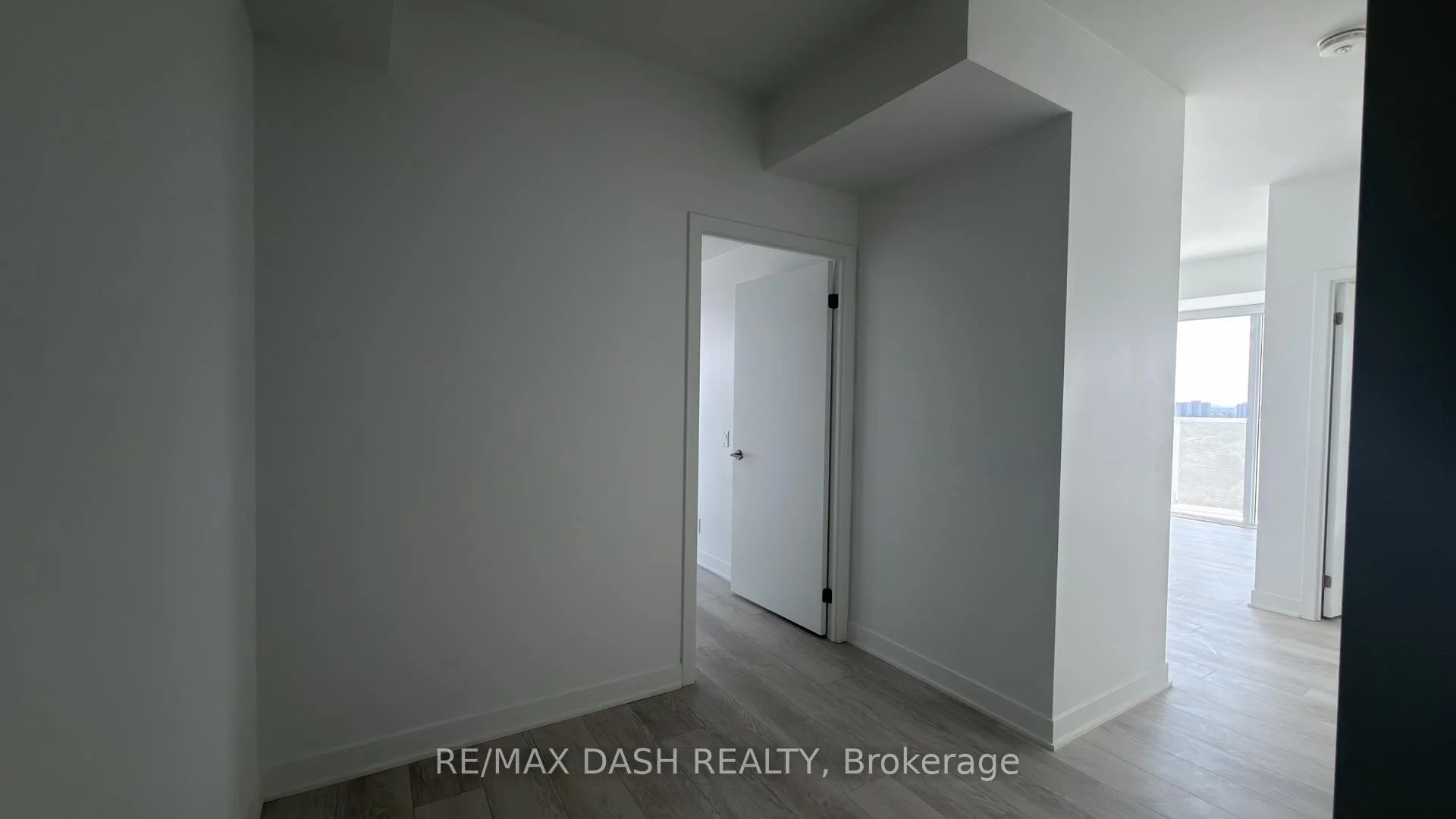 Photo 14 of Unit 504, 10 Flavelle Trail, Vaughan, Steeles West Industrial — HOMEH