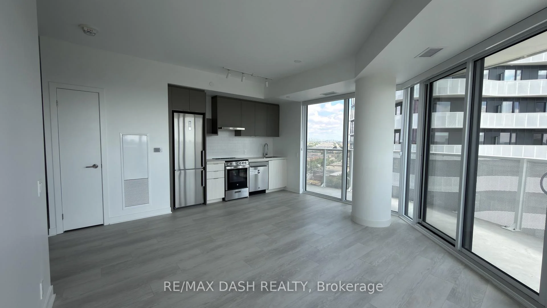 Photo 16 of Unit 504, 10 Flavelle Trail, Vaughan, Steeles West Industrial — HOMEH