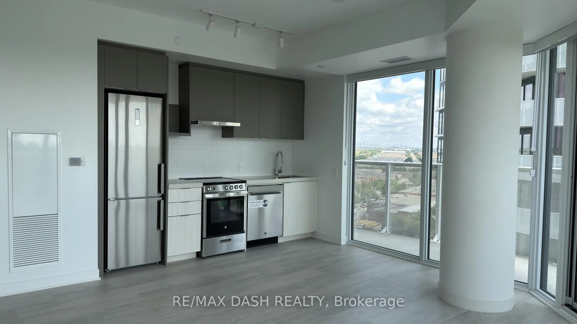 Photo 28 of Unit 504, 10 Flavelle Trail, Vaughan, Steeles West Industrial — HOMEH