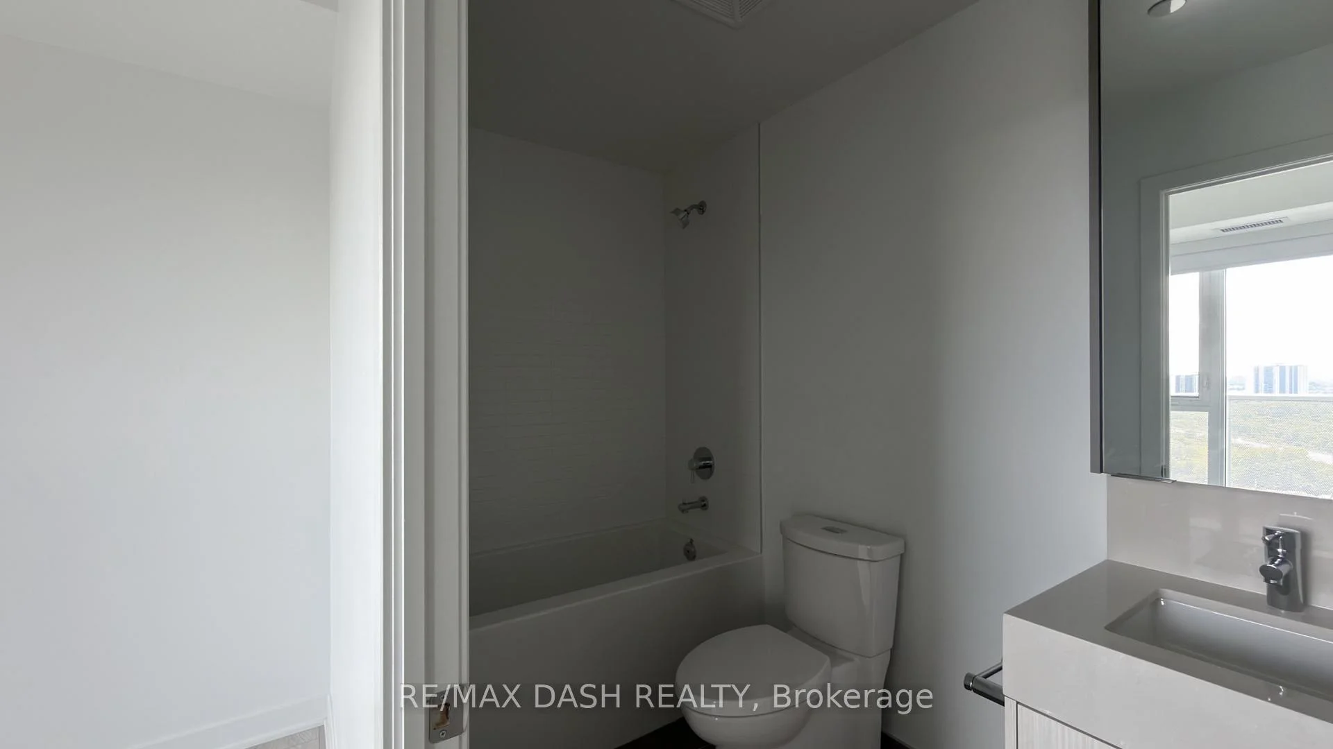Photo 30 of Unit 504, 10 Flavelle Trail, Vaughan, Steeles West Industrial — HOMEH