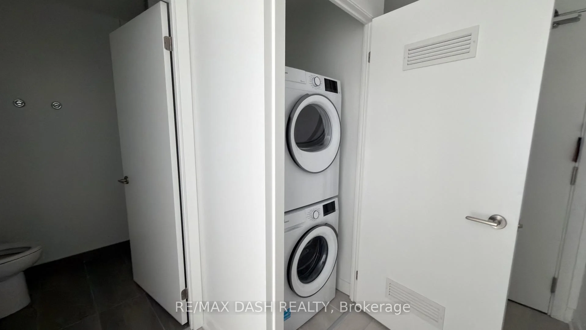 Photo 37 of Unit 504, 10 Flavelle Trail, Vaughan, Steeles West Industrial — HOMEH