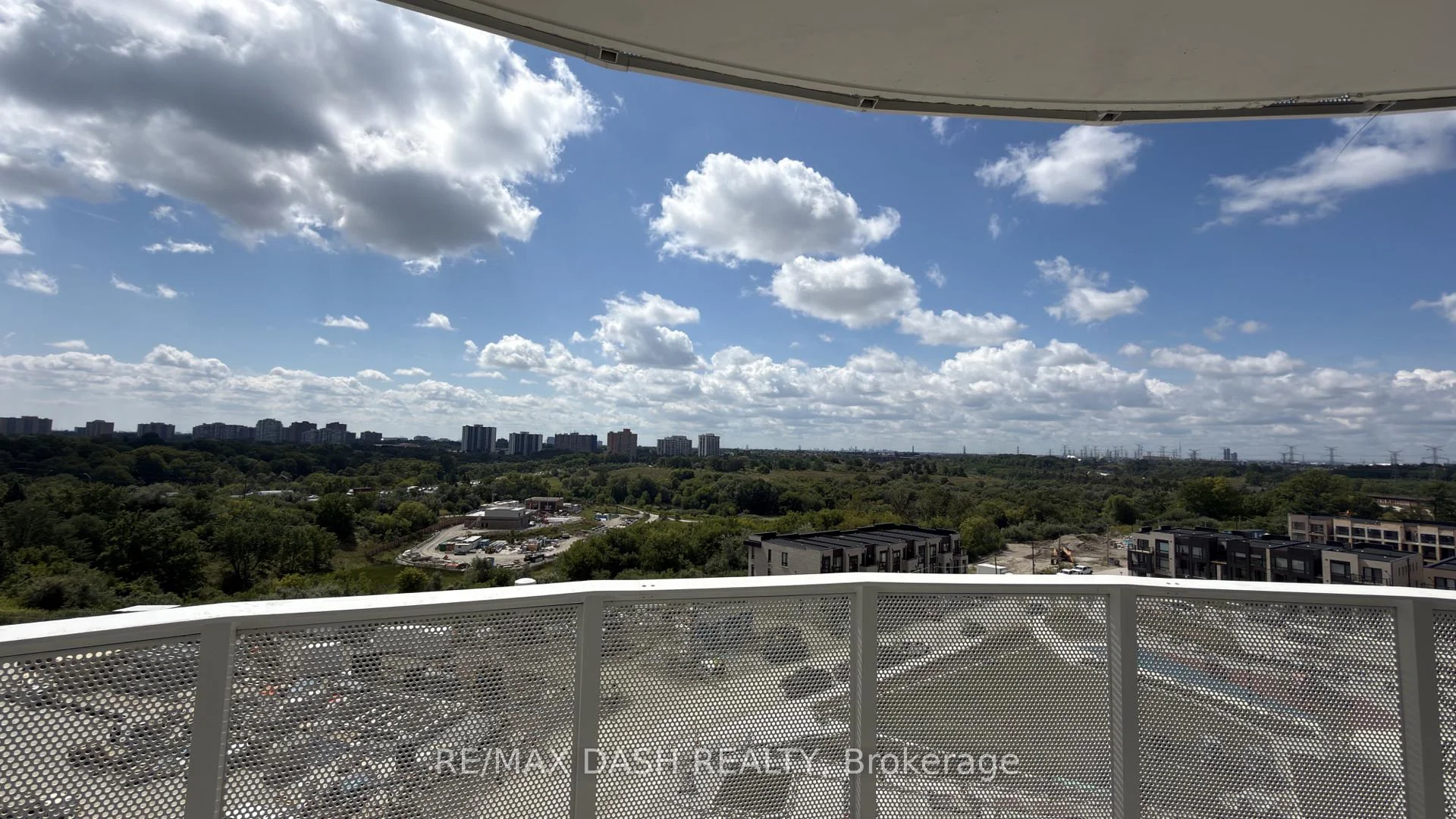 Photo 41 of Unit 504, 10 Flavelle Trail, Vaughan, Steeles West Industrial — HOMEH
