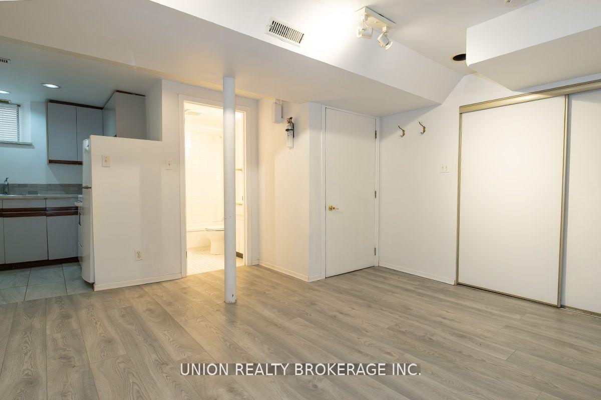 Photo 4 of Unit B1, 33 Balsam Avenue, Toronto, The Beaches — HOMEH
