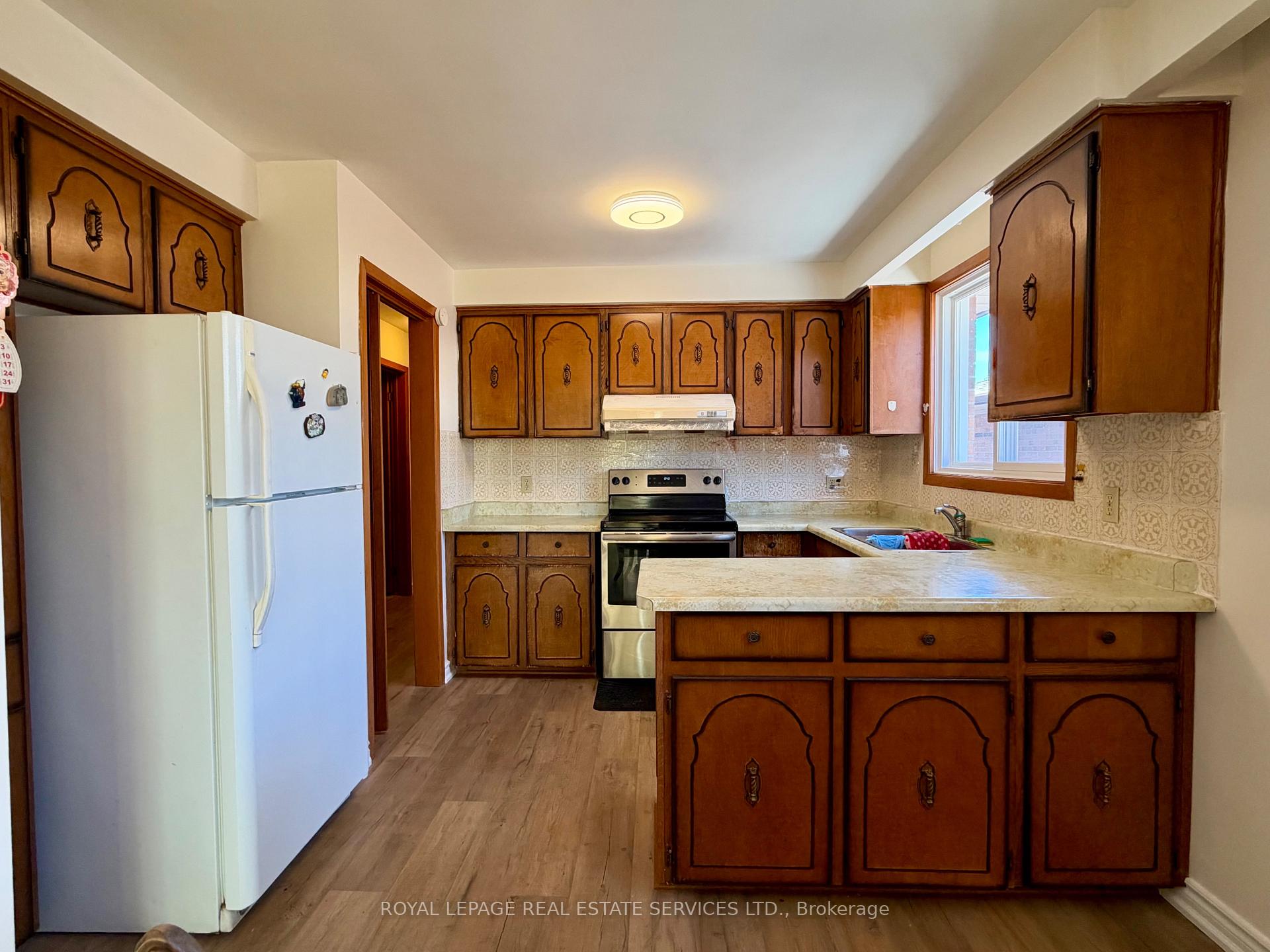Photo 11 of Unit Upper, 66 Terryhill Crescent, Scarborough, Agincourt South-Malvern West — HOMEH