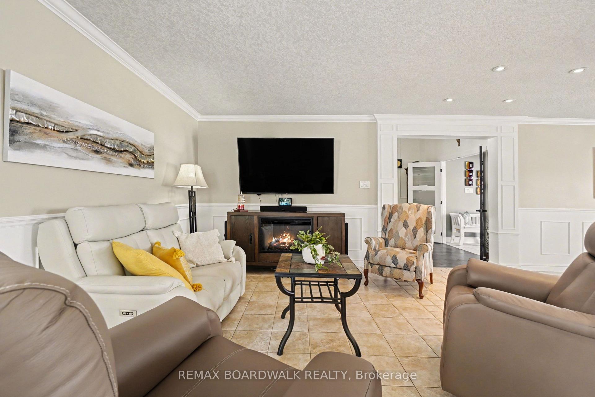 Photo 11 of 32 Faucher Boulevard, Casselman, Casselman — HOMEH