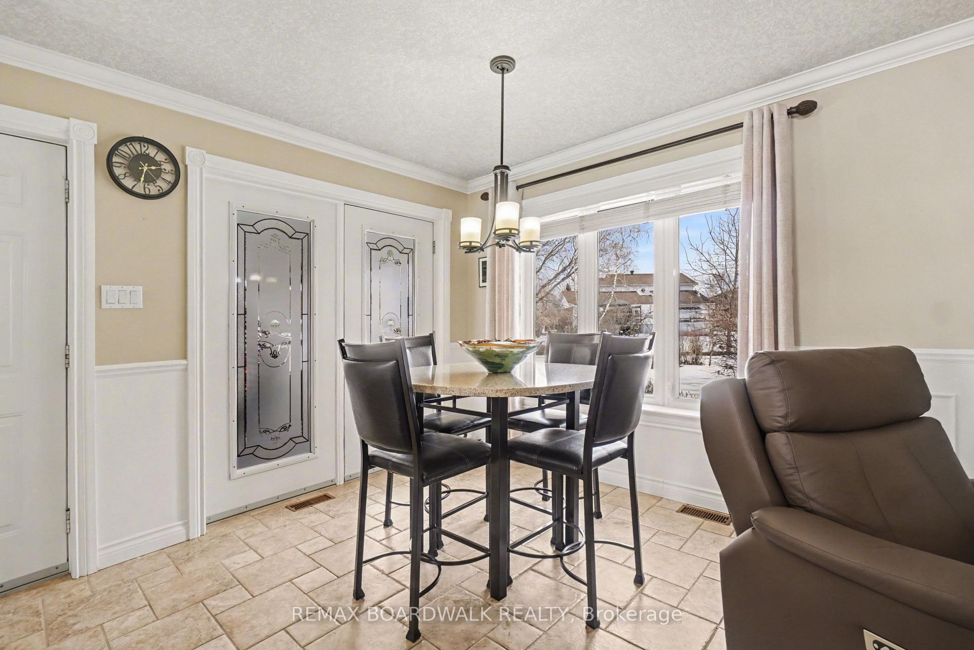 Photo 14 of 32 Faucher Boulevard, Casselman, Casselman — HOMEH