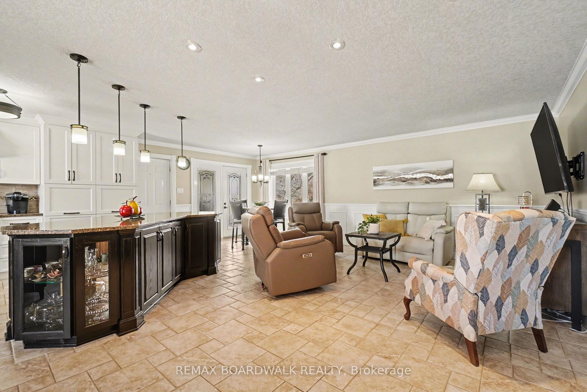 Photo 15 of 32 Faucher Boulevard, Casselman, Casselman — HOMEH