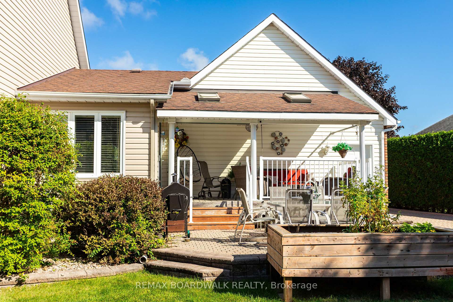 Photo 37 of 32 Faucher Boulevard, Casselman, Casselman — HOMEH
