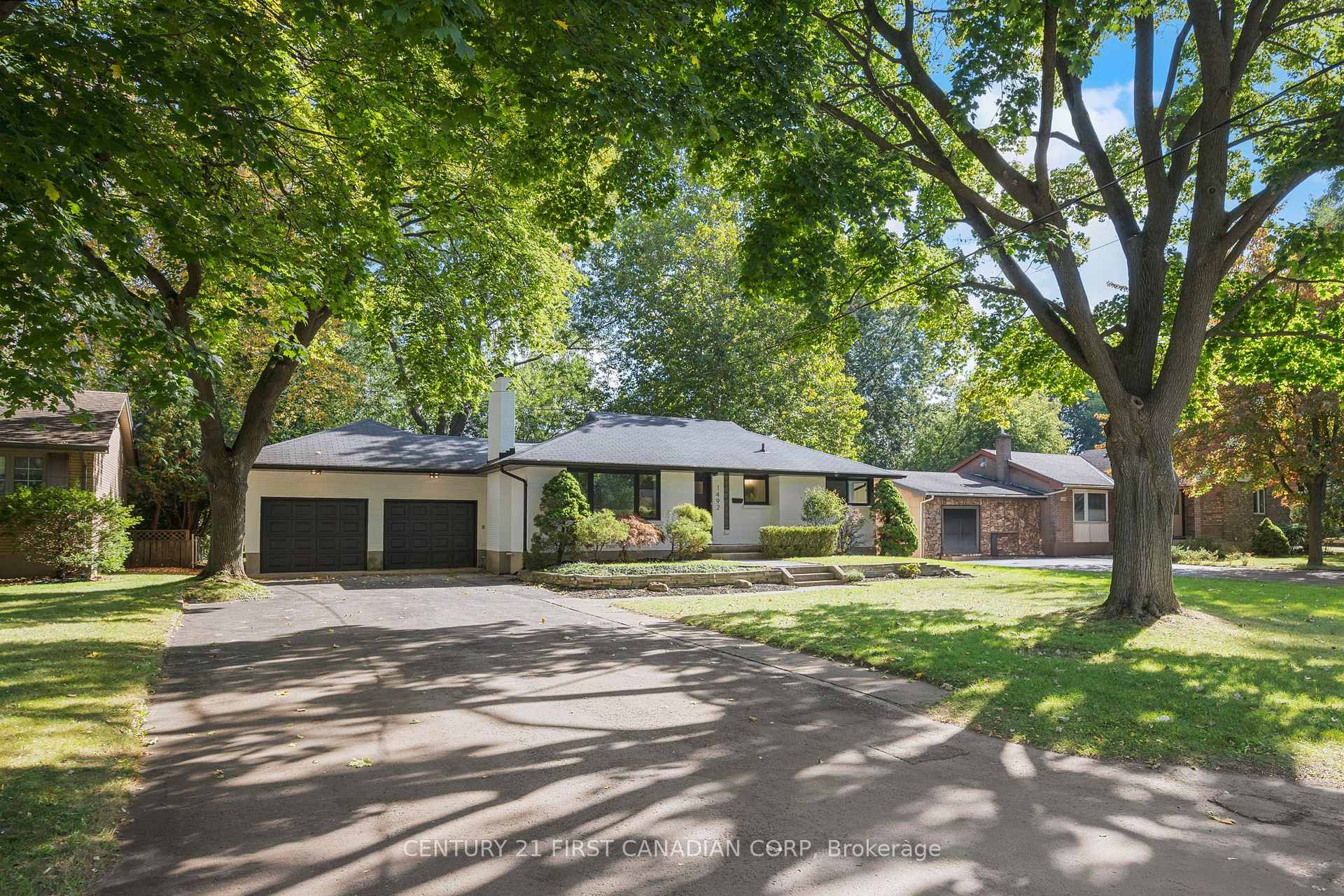 Photo of 1492 North Vernon Avenue