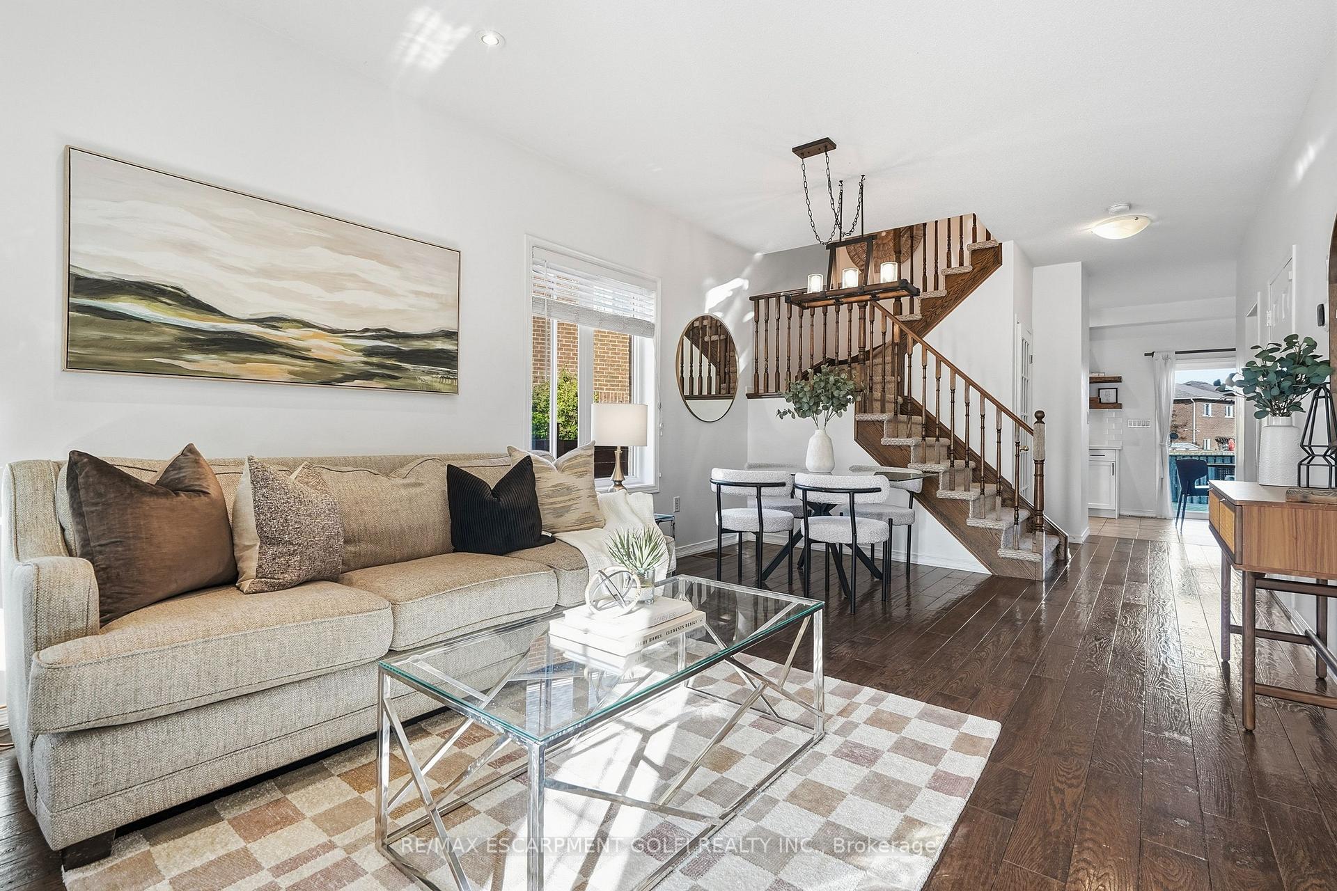 Photo 3 of 86 Springstead Avenue, Hamilton, Stoney Creek — HOMEH