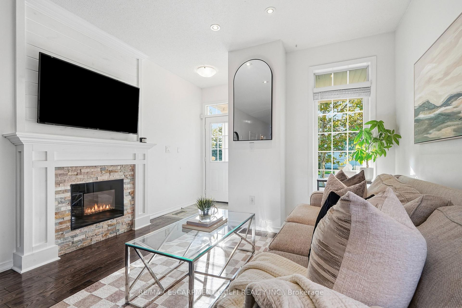 Photo 6 of 86 Springstead Avenue, Hamilton, Stoney Creek — HOMEH