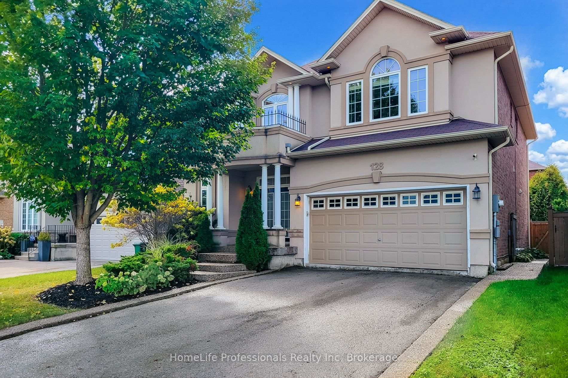 Photo 3 of 128 O'Leary Drive, Hamilton, Meadowlands — HOMEH