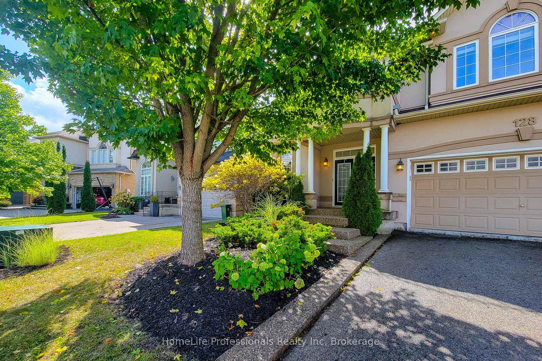 Photo 5 of 128 O'Leary Drive, Hamilton, Meadowlands — HOMEH