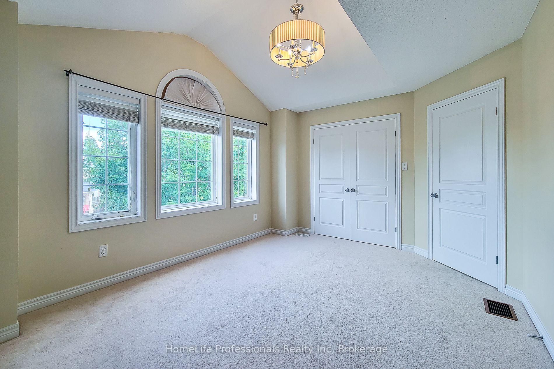 Photo 38 of 128 O'Leary Drive, Hamilton, Meadowlands — HOMEH