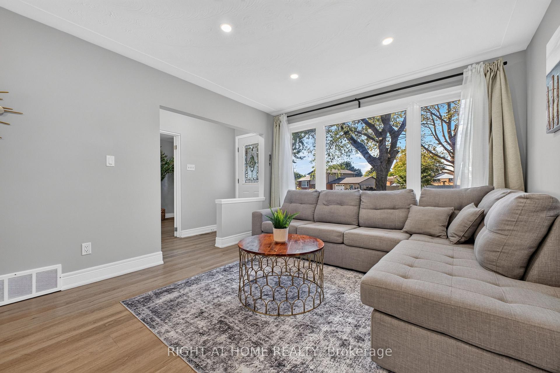 Photo 9 of 13 Crawford Drive, Hamilton, Kentley — HOMEH