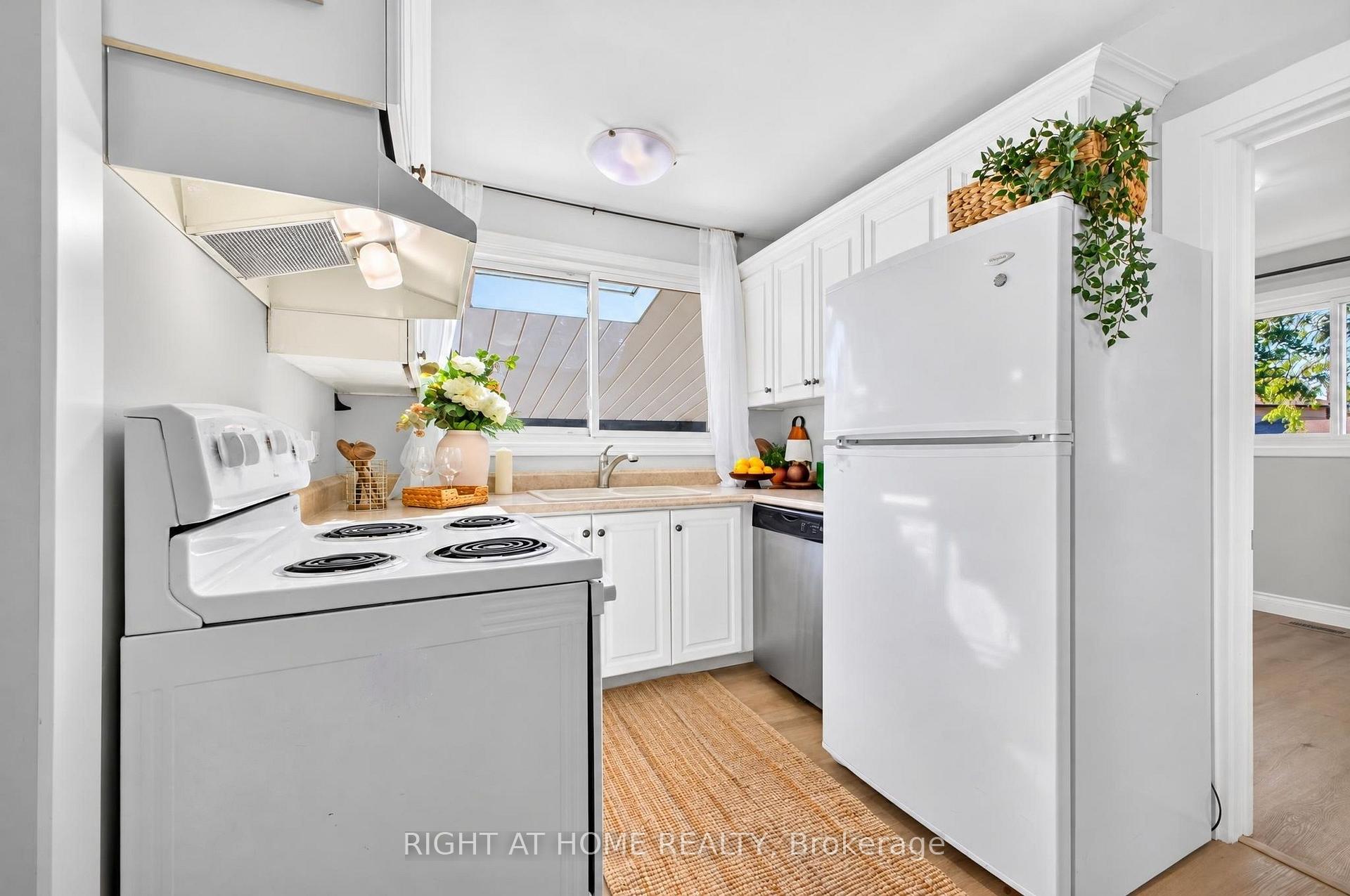 Photo 14 of 13 Crawford Drive, Hamilton, Kentley — HOMEH