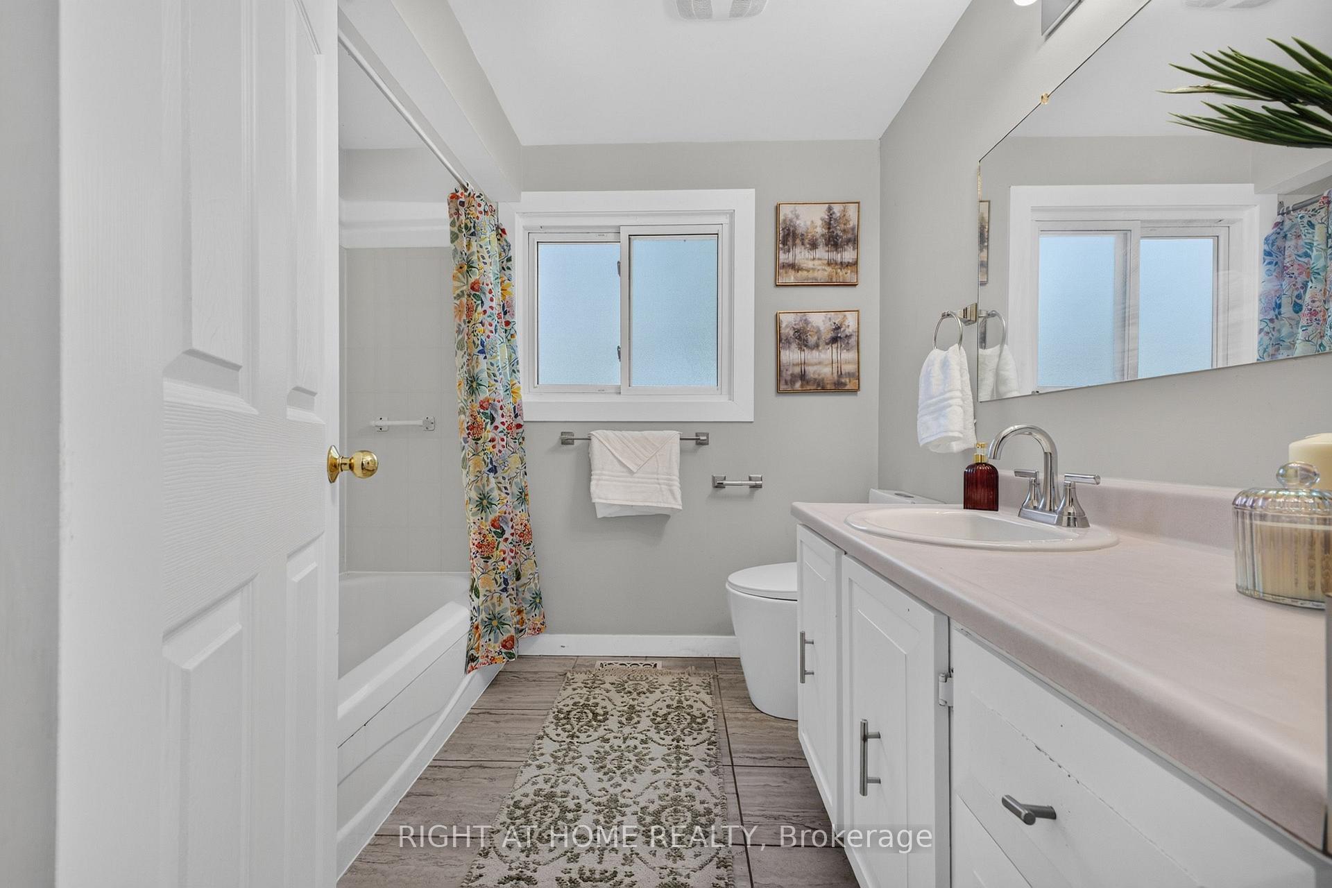 Photo 17 of 13 Crawford Drive, Hamilton, Kentley — HOMEH