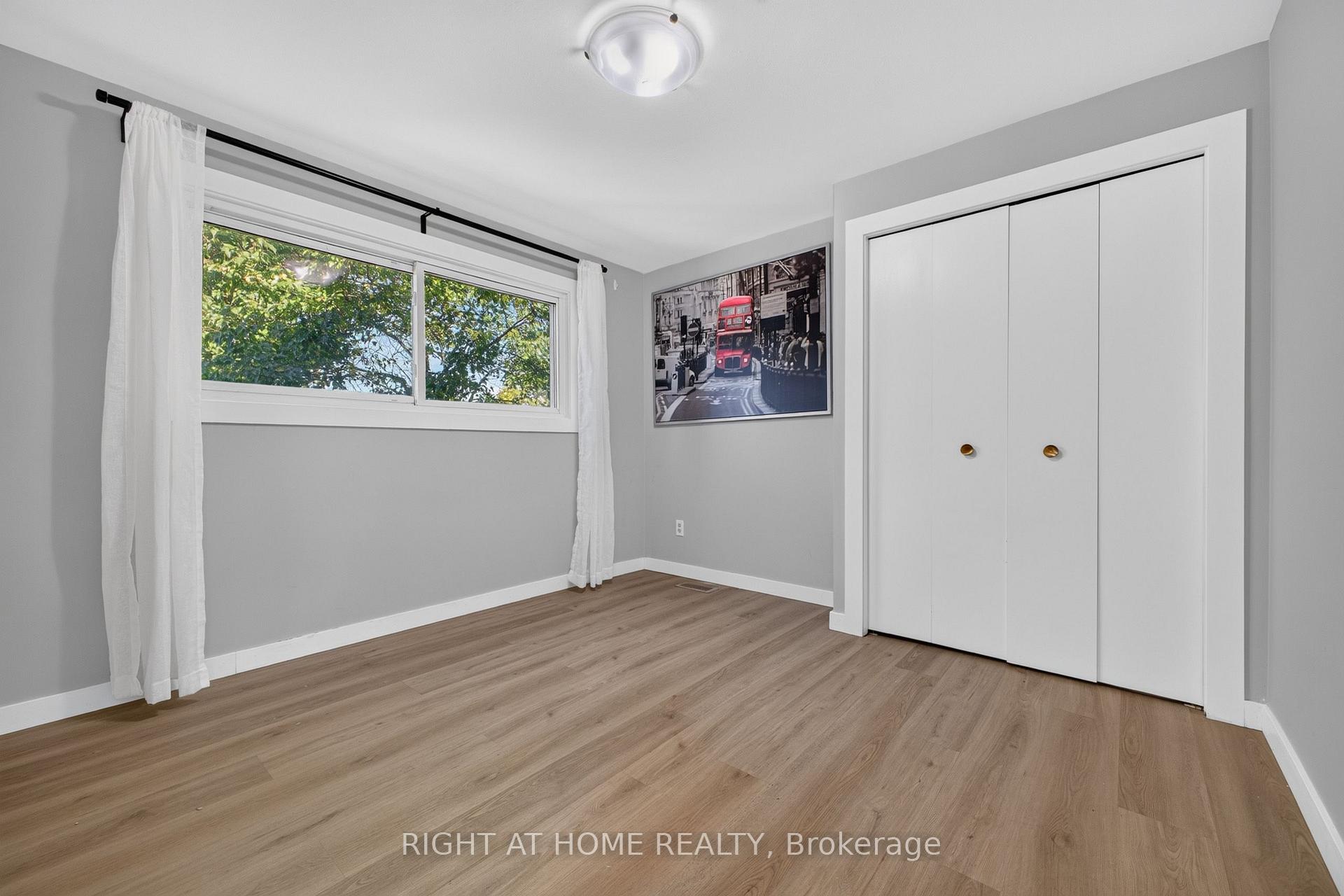 Photo 18 of 13 Crawford Drive, Hamilton, Kentley — HOMEH