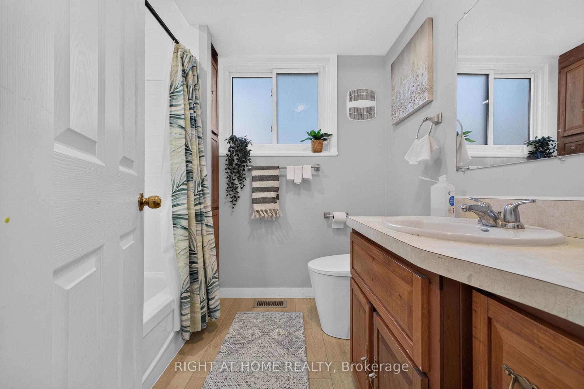 Photo 26 of 13 Crawford Drive, Hamilton, Kentley — HOMEH