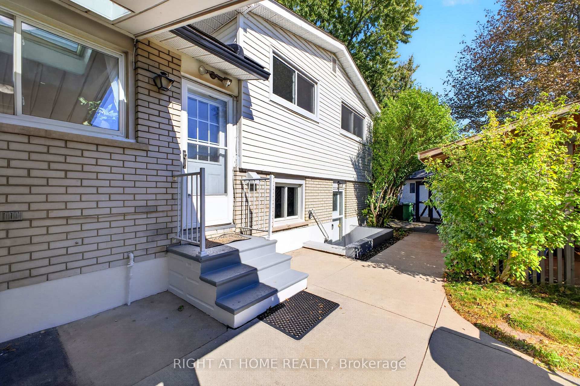 Photo 35 of 13 Crawford Drive, Hamilton, Kentley — HOMEH