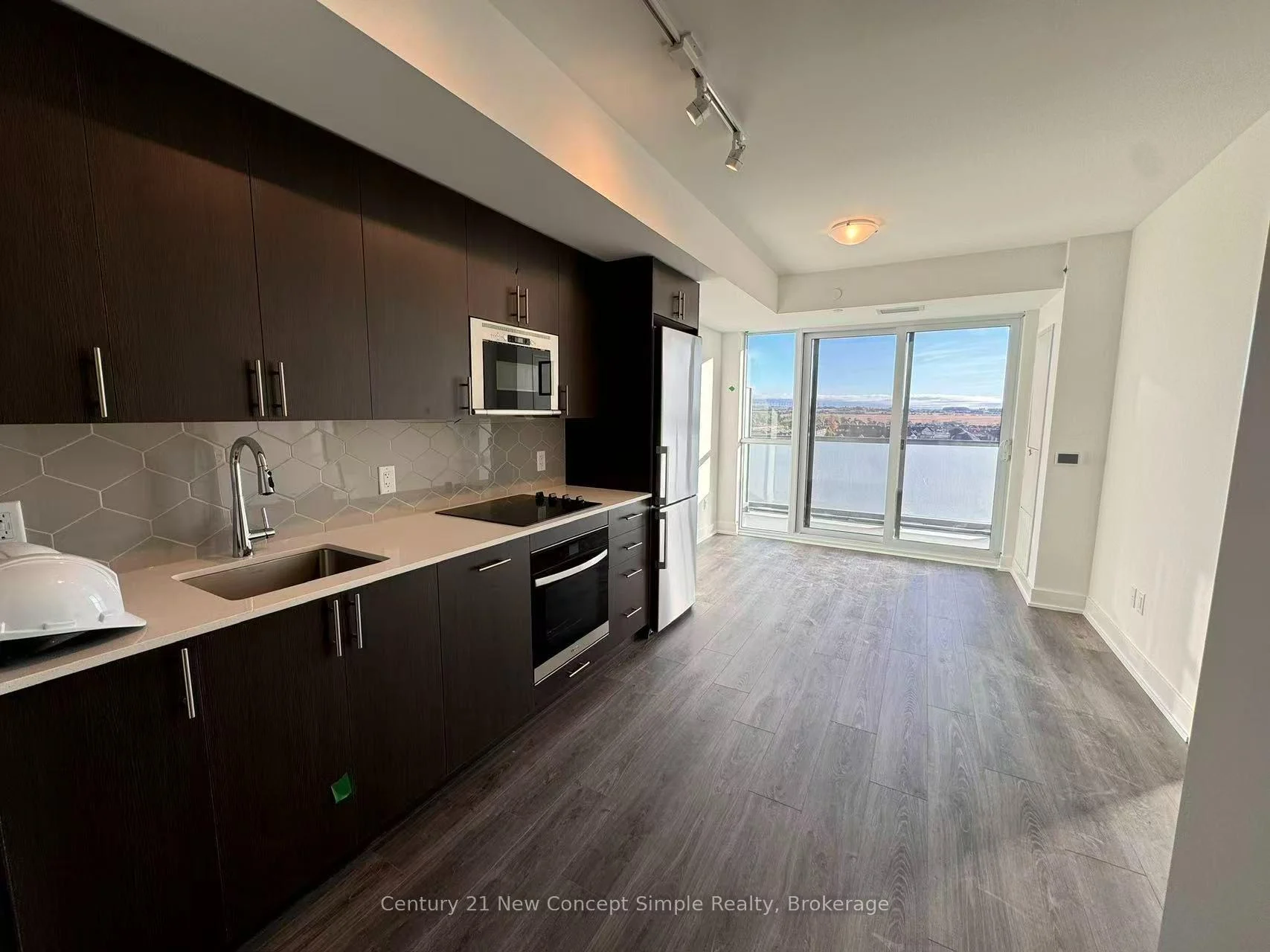 Photo 4 of Unit 821, 2545 Simcoe Street N, Oshawa, Windfields — HOMEH