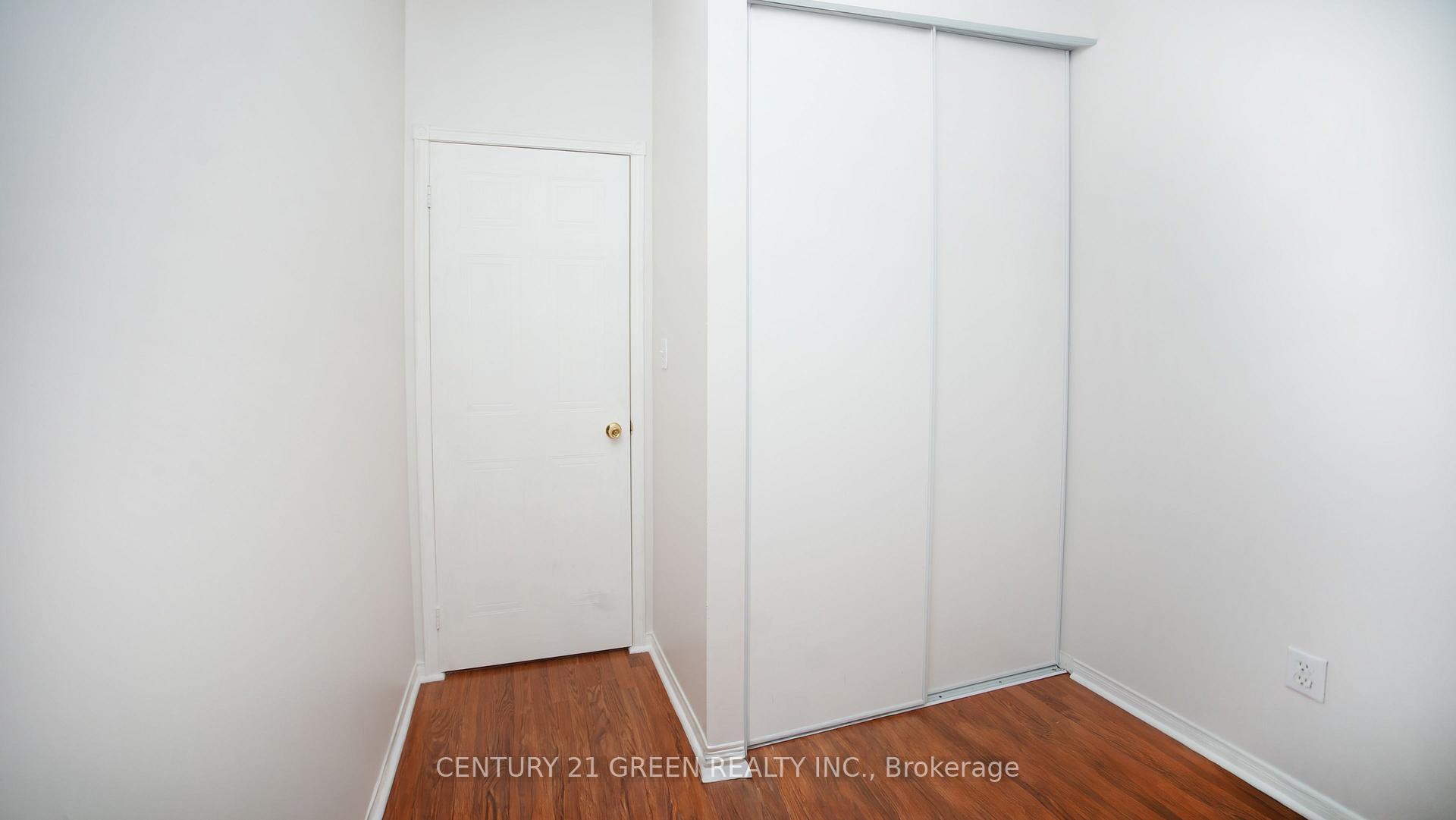 Photo 19 of 836 Avocado Crescent, Mississauga, Meadowvale Village — HOMEH