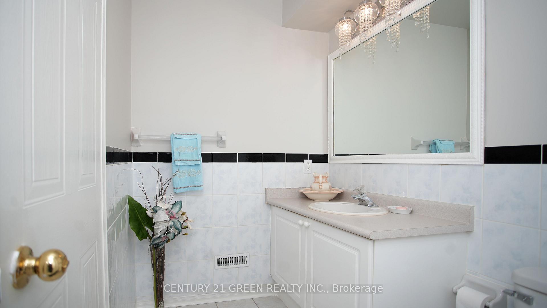 Photo 20 of 836 Avocado Crescent, Mississauga, Meadowvale Village — HOMEH