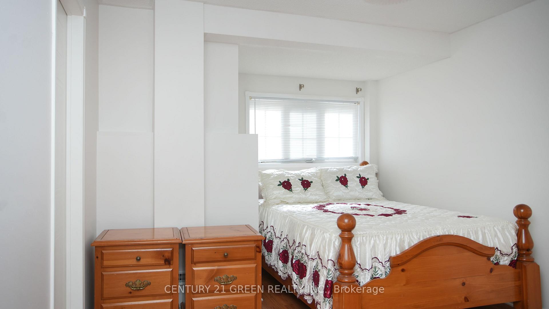 Photo 22 of 836 Avocado Crescent, Mississauga, Meadowvale Village — HOMEH