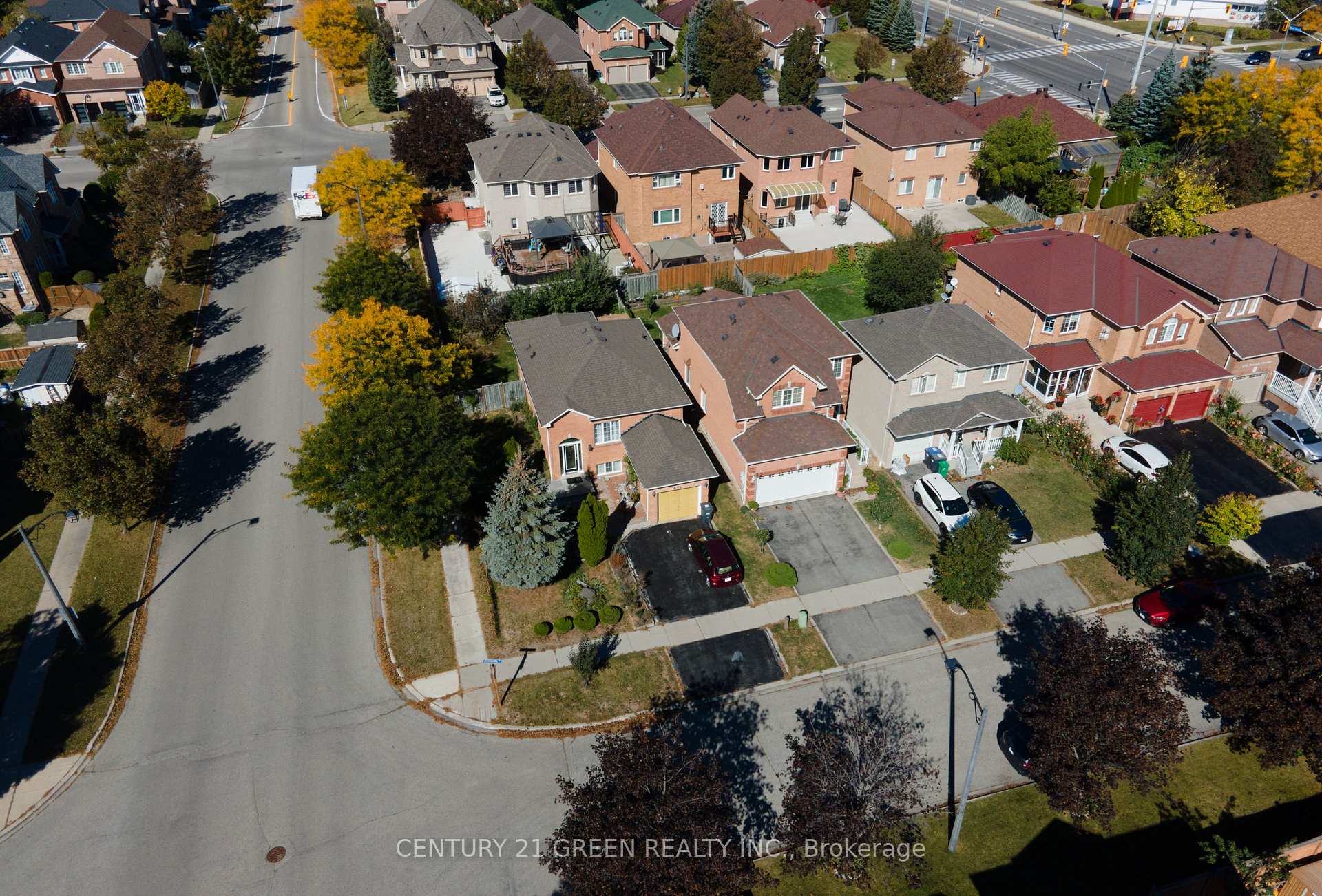 Photo 32 of 836 Avocado Crescent, Mississauga, Meadowvale Village — HOMEH