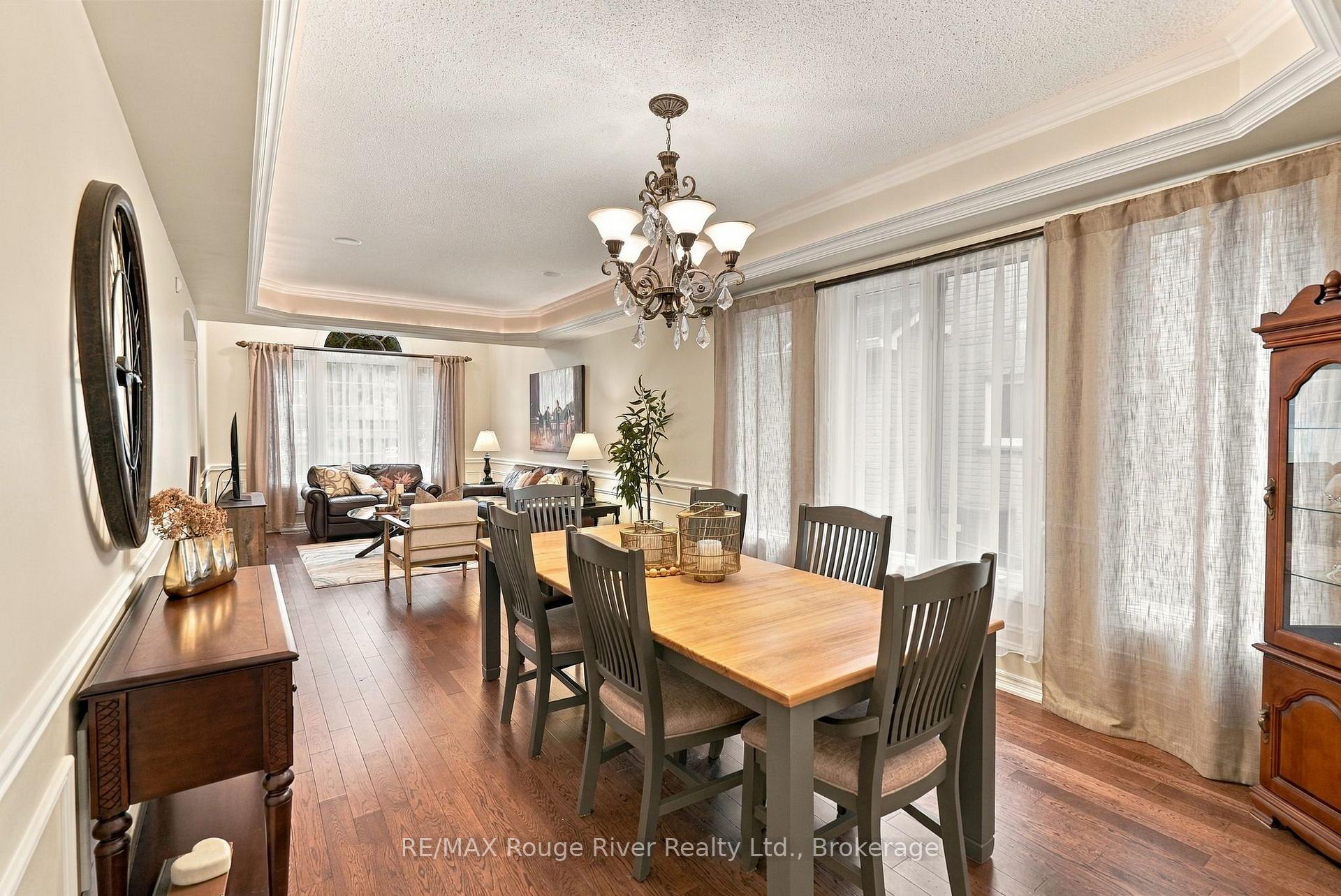Photo 7 of 264 Ryerson Crescent, Oshawa, Samac — HOMEH