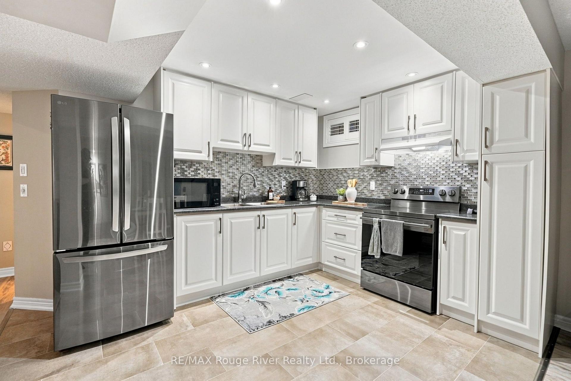 Photo 33 of 264 Ryerson Crescent, Oshawa, Samac — HOMEH