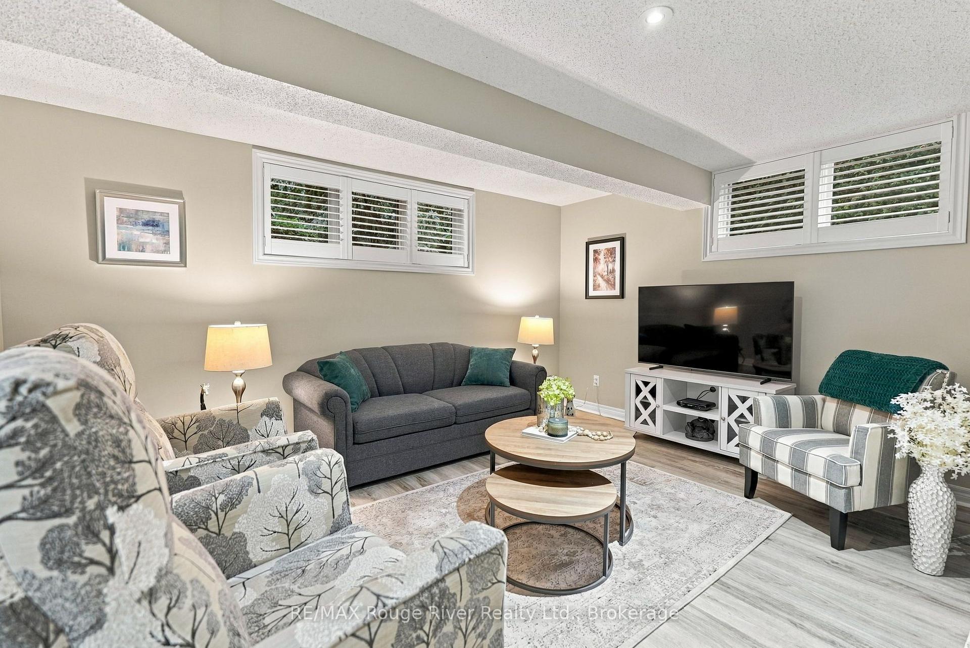 Photo 37 of 264 Ryerson Crescent, Oshawa, Samac — HOMEH
