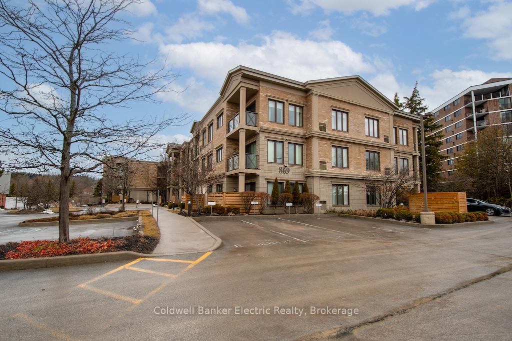Photo of Unit 212, 869 Clonsilla Avenue