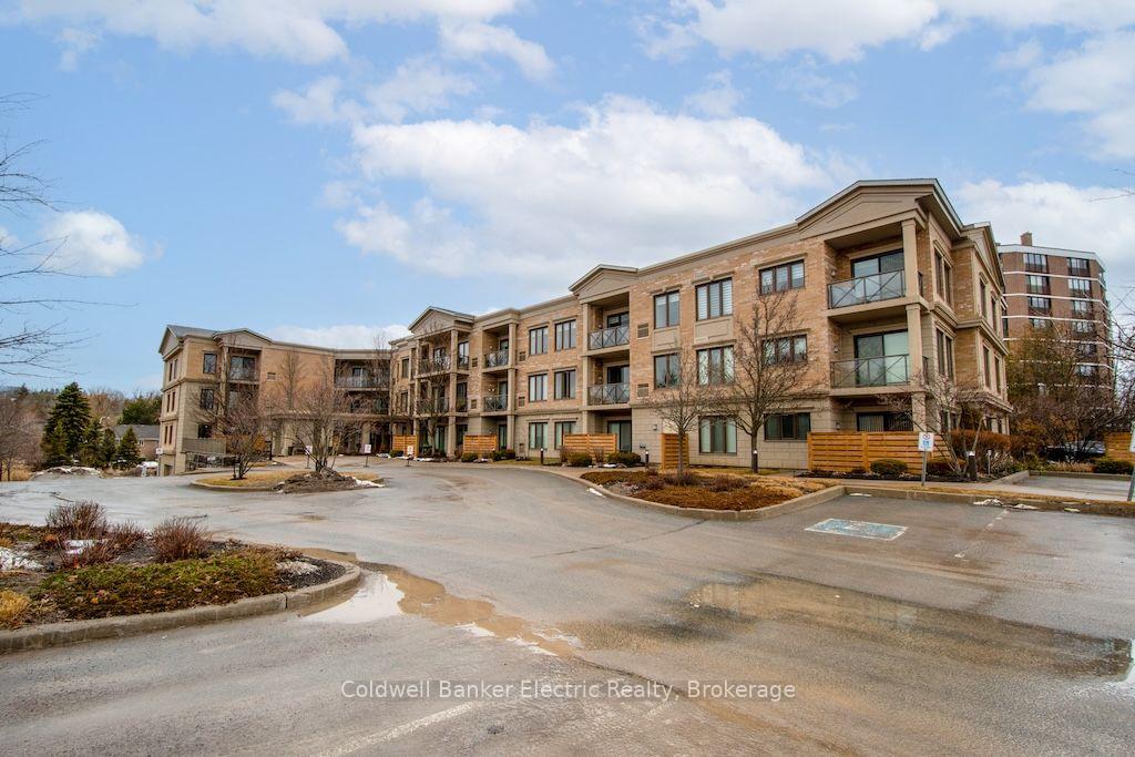 Photo 2 of Unit 212, 869 Clonsilla Avenue, Peterborough, Otonabee Ward 1 — HOMEH