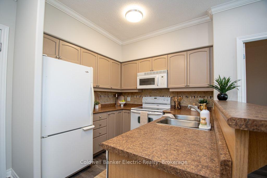 Photo 7 of Unit 212, 869 Clonsilla Avenue, Peterborough, Otonabee Ward 1 — HOMEH