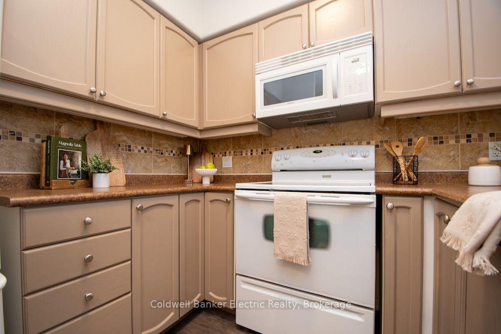 Photo 16 of Unit 212, 869 Clonsilla Avenue, Peterborough, Otonabee Ward 1 — HOMEH