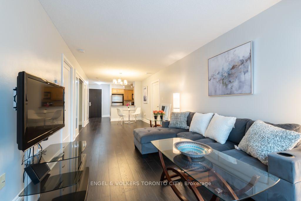 Photo 2 of Unit 307, 20 Blue Jays Way, Toronto, Waterfront Communities — HOMEH