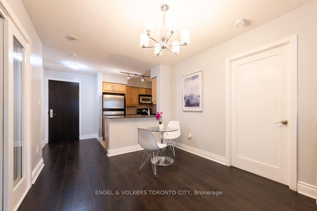 Photo 6 of Unit 307, 20 Blue Jays Way, Toronto, Waterfront Communities — HOMEH