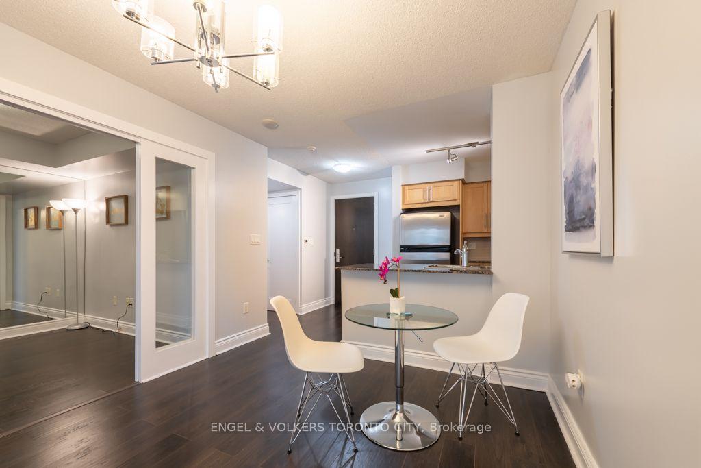 Photo 7 of Unit 307, 20 Blue Jays Way, Toronto, Waterfront Communities — HOMEH