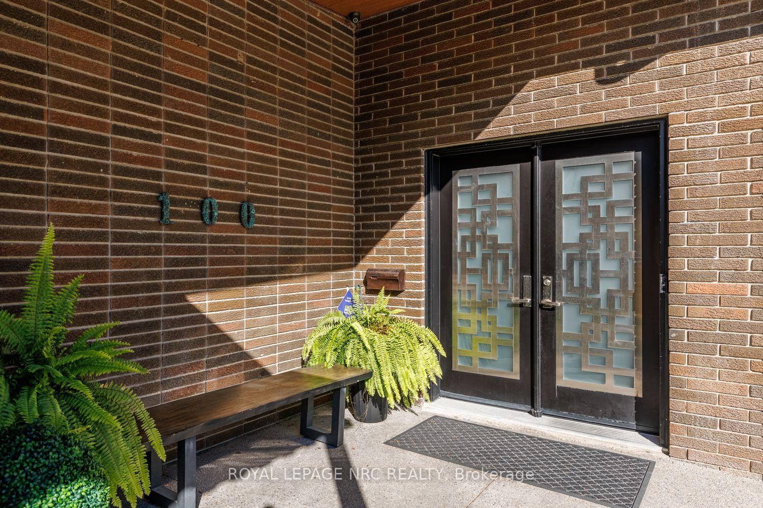 Photo 4 of 100 Marsdale Drive, St. Catharines, Glendale/Glenridge — HOMEH
