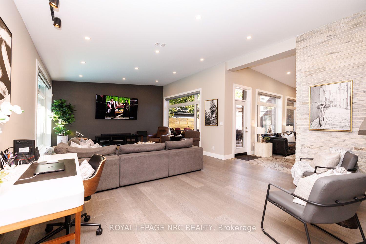 Photo 15 of 100 Marsdale Drive, St. Catharines, Glendale/Glenridge — HOMEH