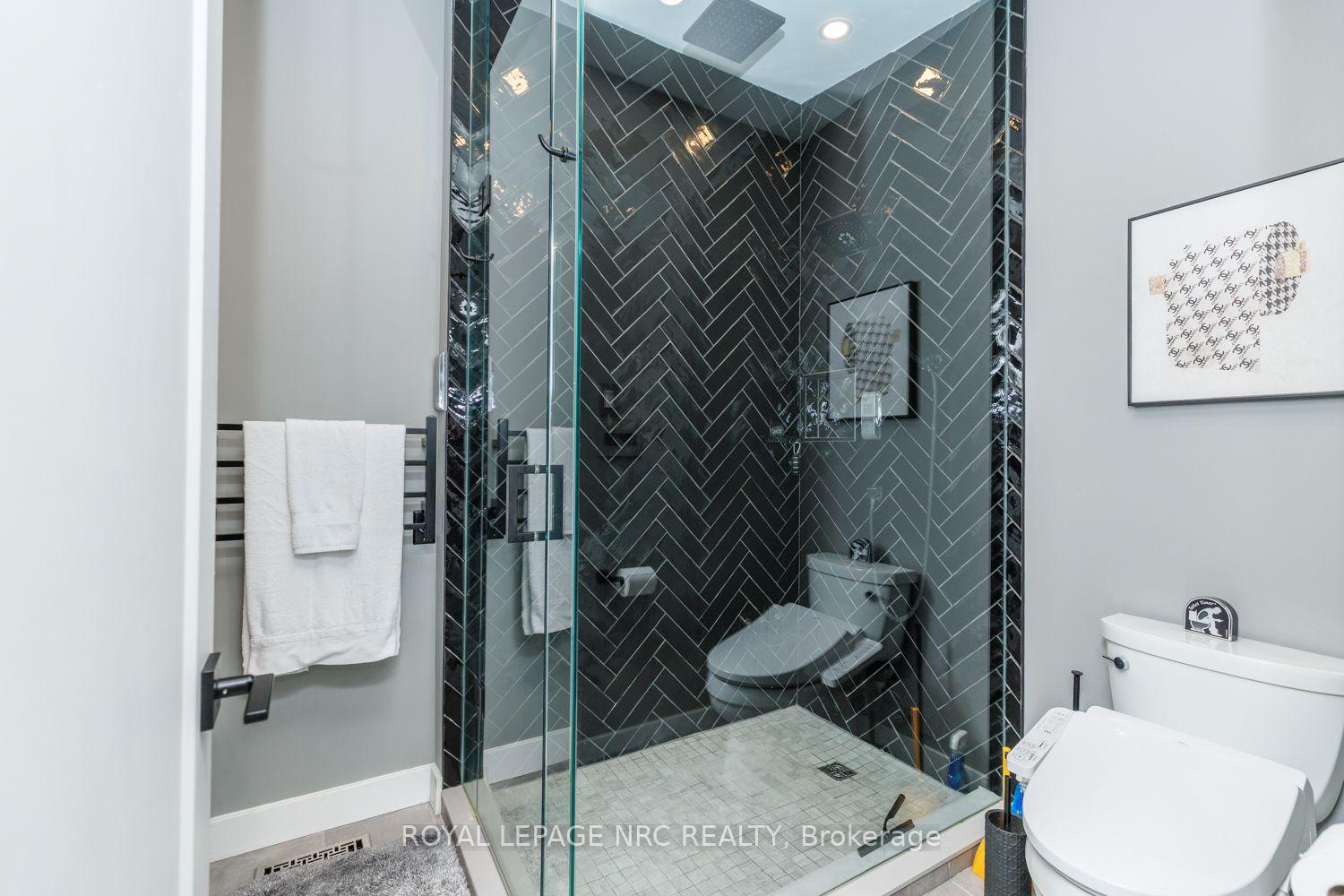 Photo 24 of 100 Marsdale Drive, St. Catharines, Glendale/Glenridge — HOMEH